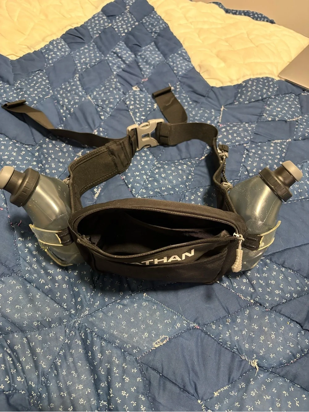 Nathan Dual-Flask Running Belt — Black with Gray Flasks